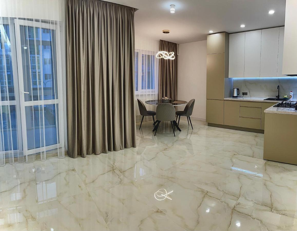Жк Great Britain Apartment Лвив Екстериор снимка